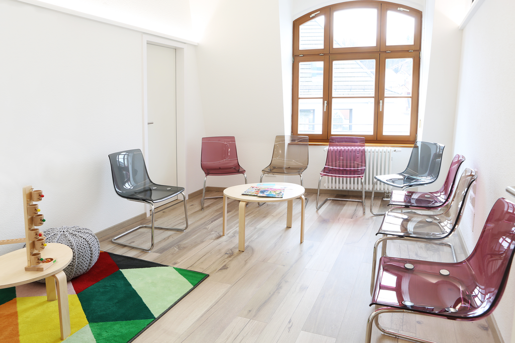 Wartezimmer bei Dr. Andreas Niklas Kieferorthopädie in Kulmbach